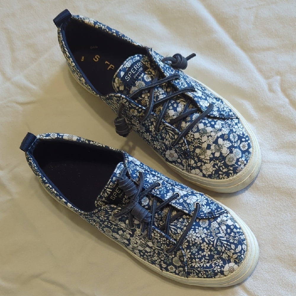 Sperry Canvas Sneakers Size 8